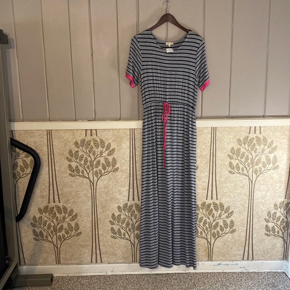 NWT MAIN STRIP stripe dress with neon pink accents-tie cinched waist L